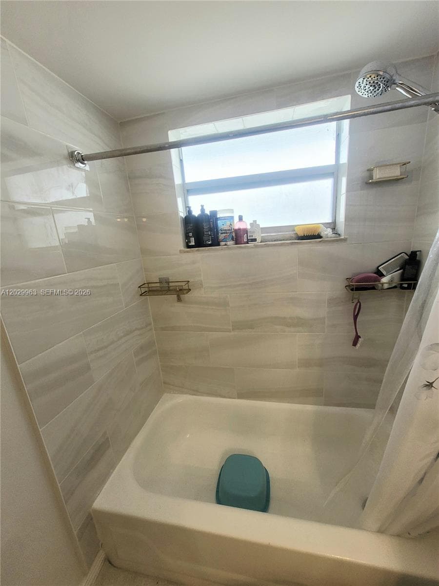JADE WINDS GROUP - · #611-2 in Miami - Photo 20