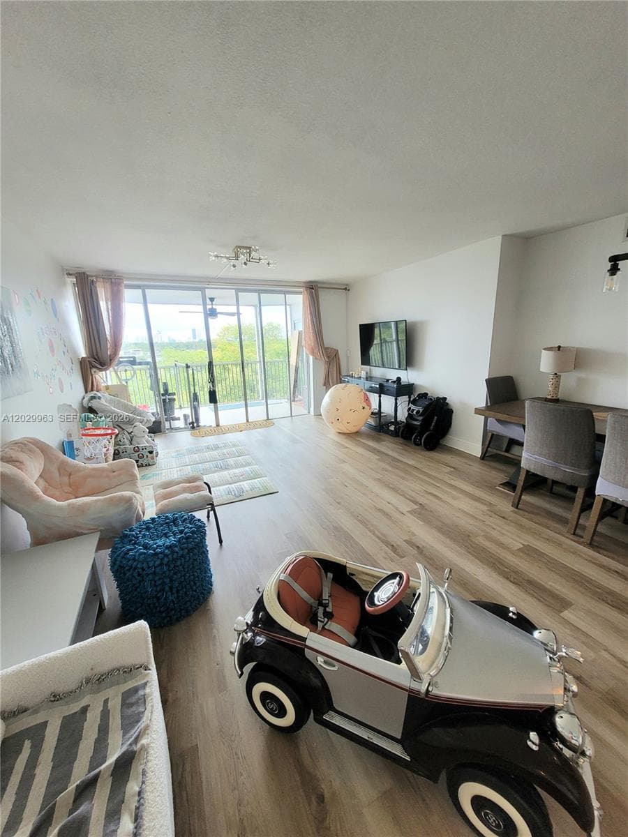 JADE WINDS GROUP - · #611-2 in Miami - Photo 4