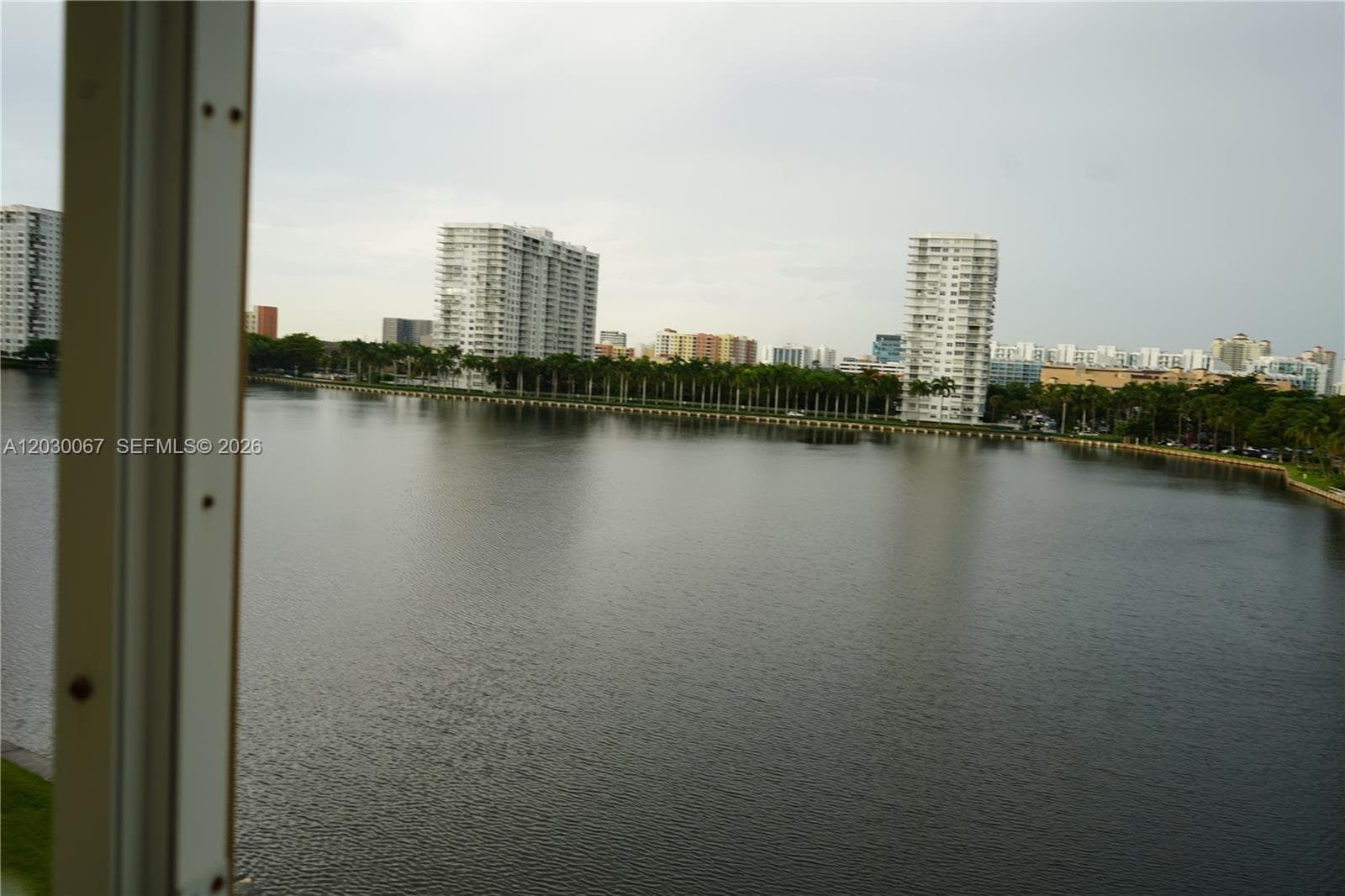 Small Mule Lake frront