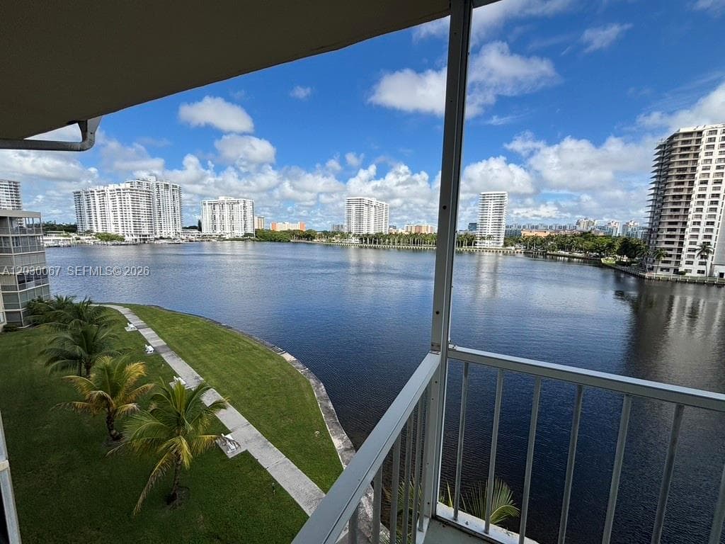 Balcony View!
