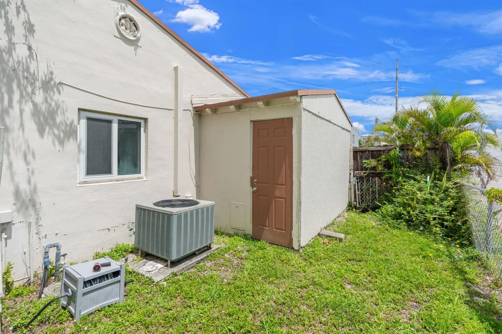 26-web-or-mls-2126 Washington St Hollywo