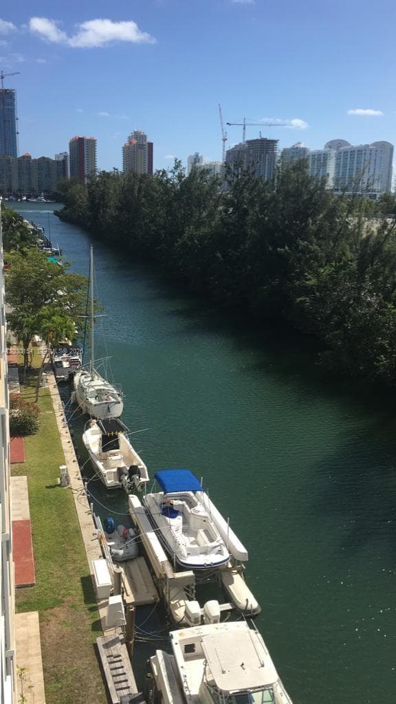 EASTERN SHORES WHITE HOUS · #611 in North Miami Beach - Photo 3
