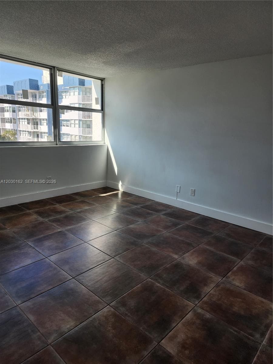 REEF EAST CONDO · #4J in North Miami Beach - Photo 19