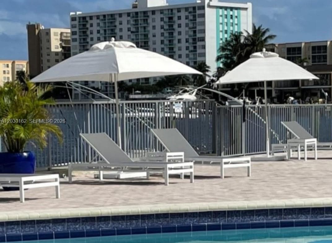 REEF EAST CONDO · #4J in North Miami Beach - Photo 4