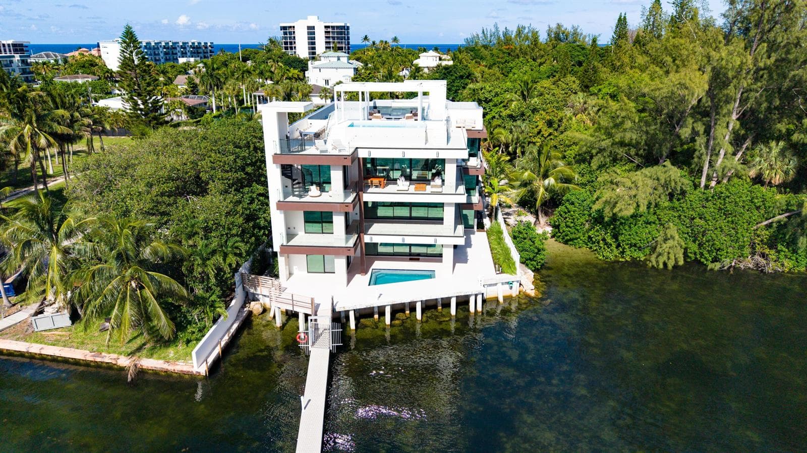 900 LAGO MAR