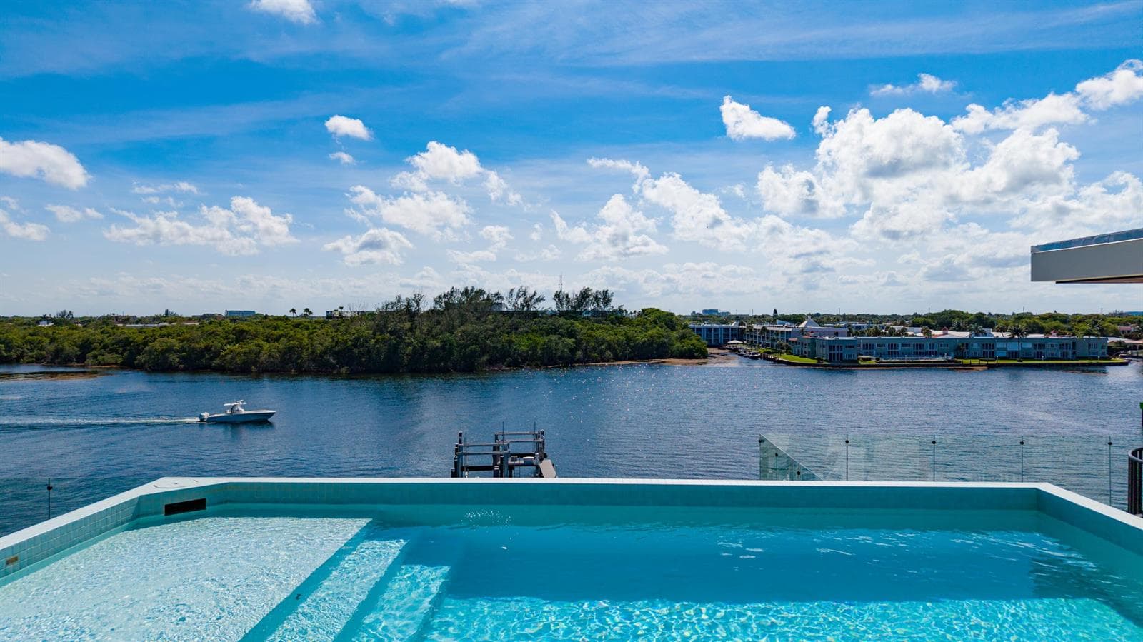 PRIVATE ROOFTOP POOL