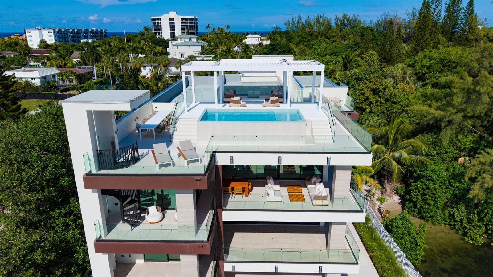 900 LAGO MAR