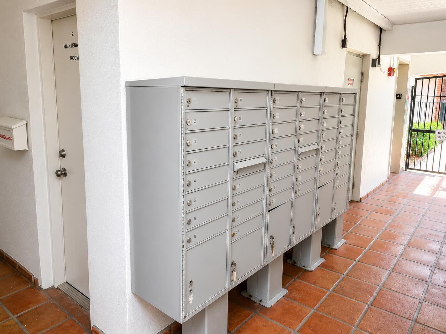 08_Mailboxes