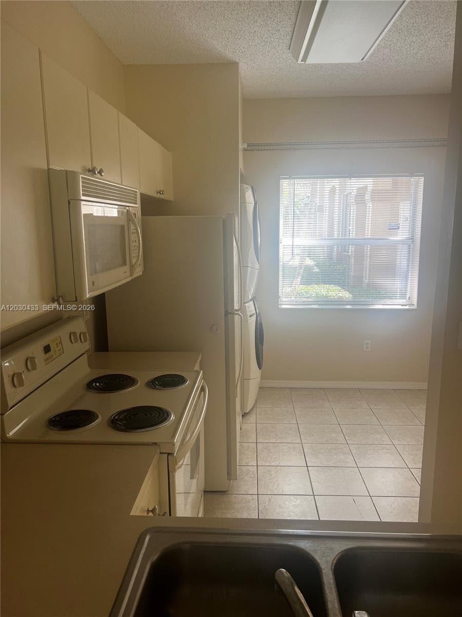 2322 SE 23rd Ave #2322 photo 4