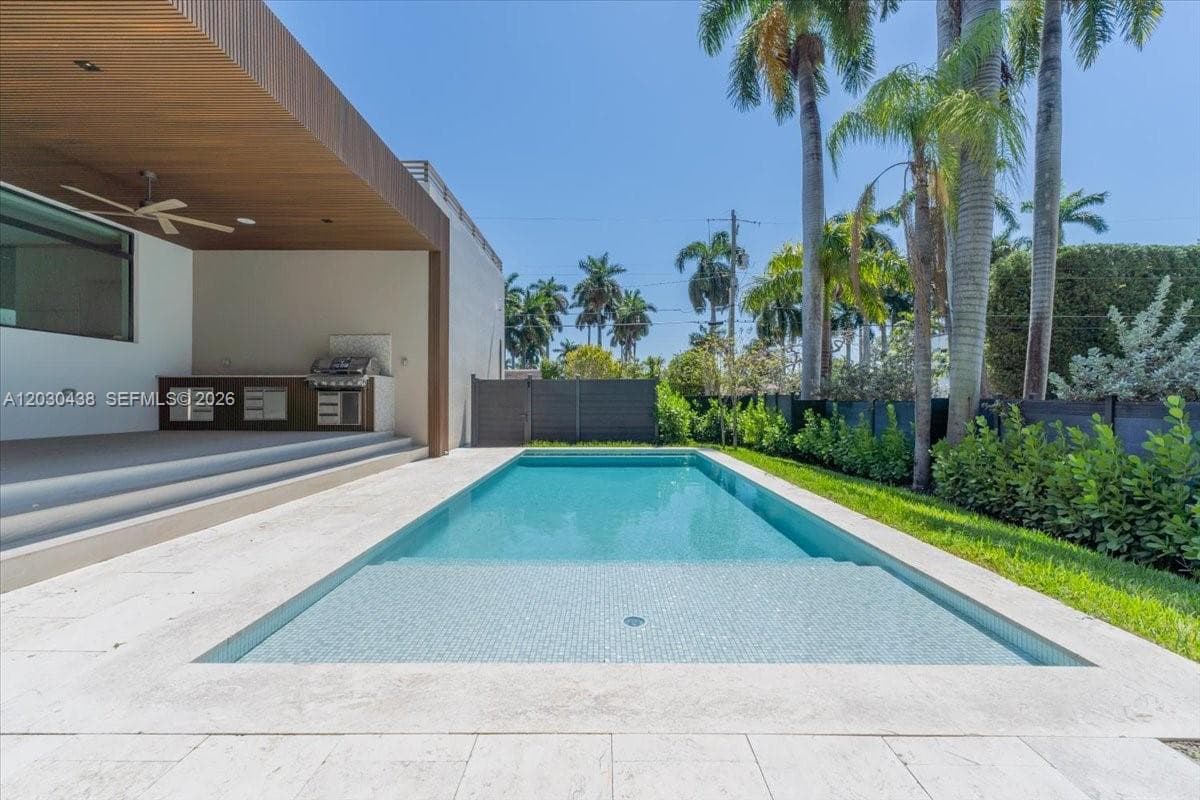 1380 Hollywood Blvd photo 47