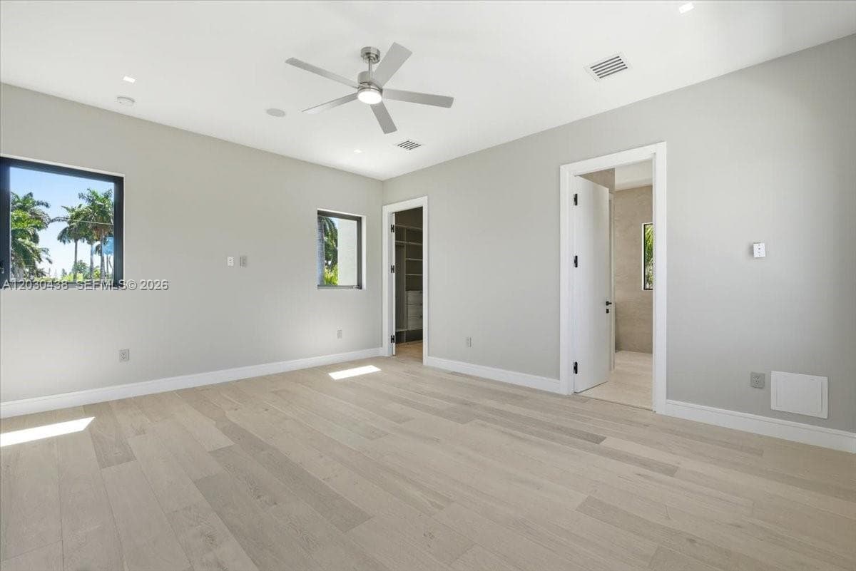 1380 Hollywood Blvd photo 36