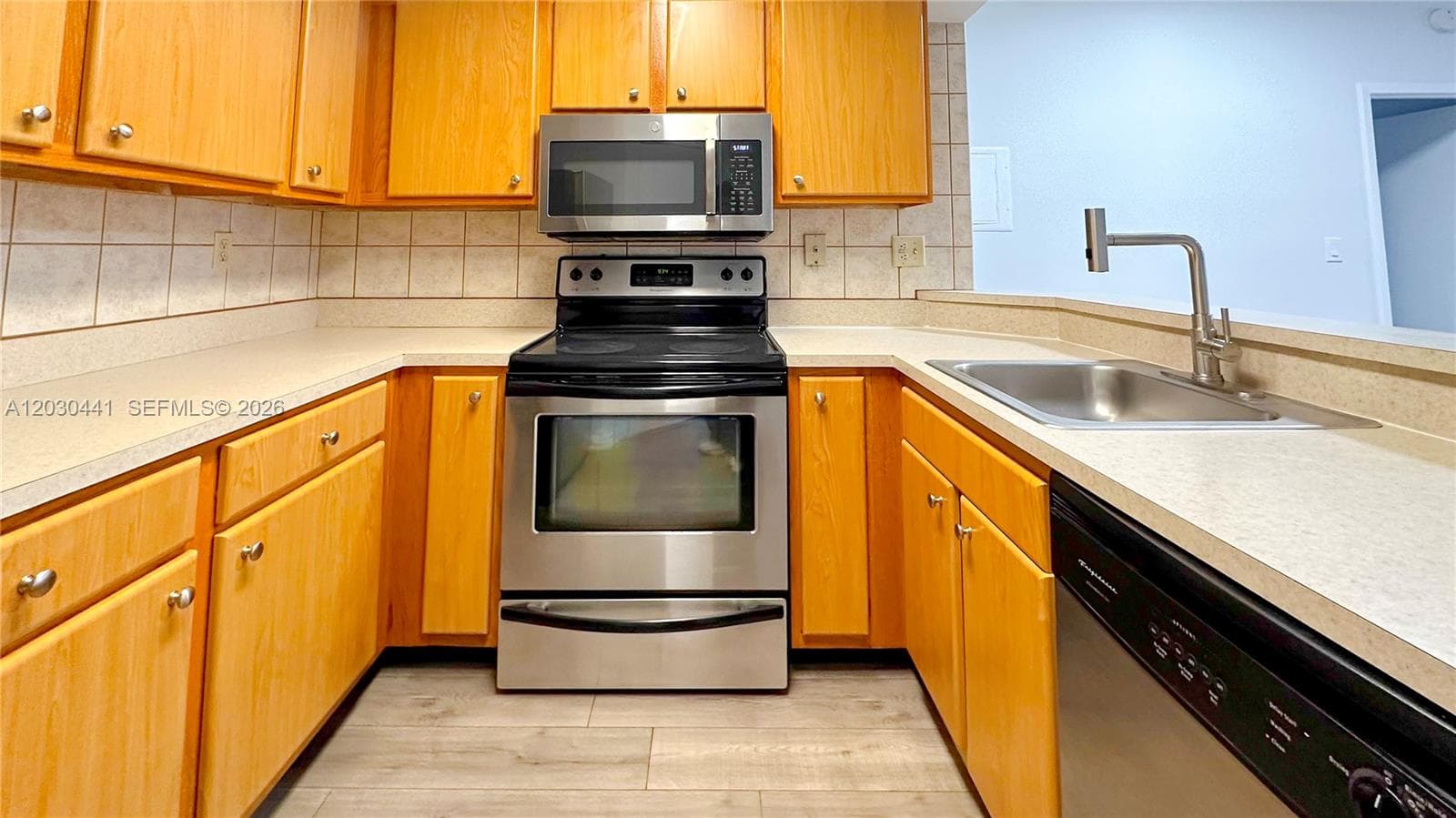 MARINA OAKS CONDO · #107 in Fort Lauderdale - Photo 1