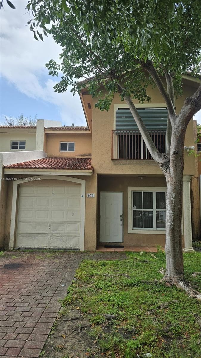 671 SW 10th St photo 19