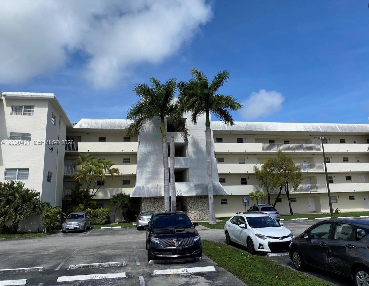 Village at Dadeland Condo · #K401 in Miami - Photo 1