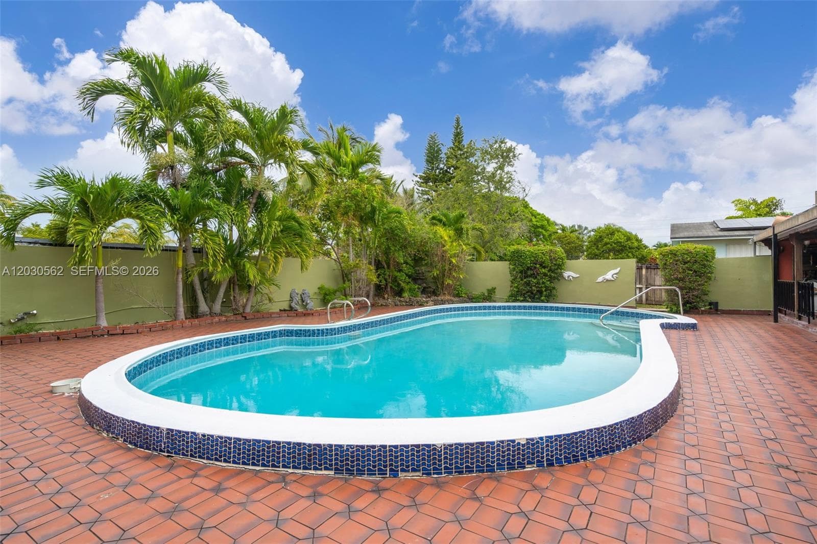 1320 SW 84th Ave photo 33