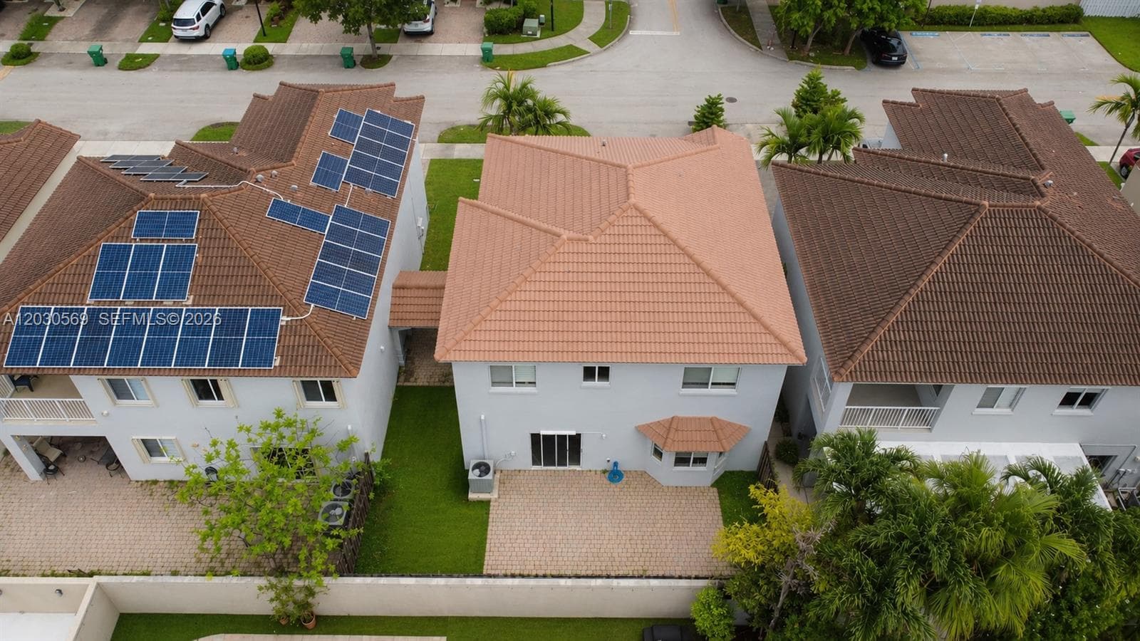 Panoramic view of the House.