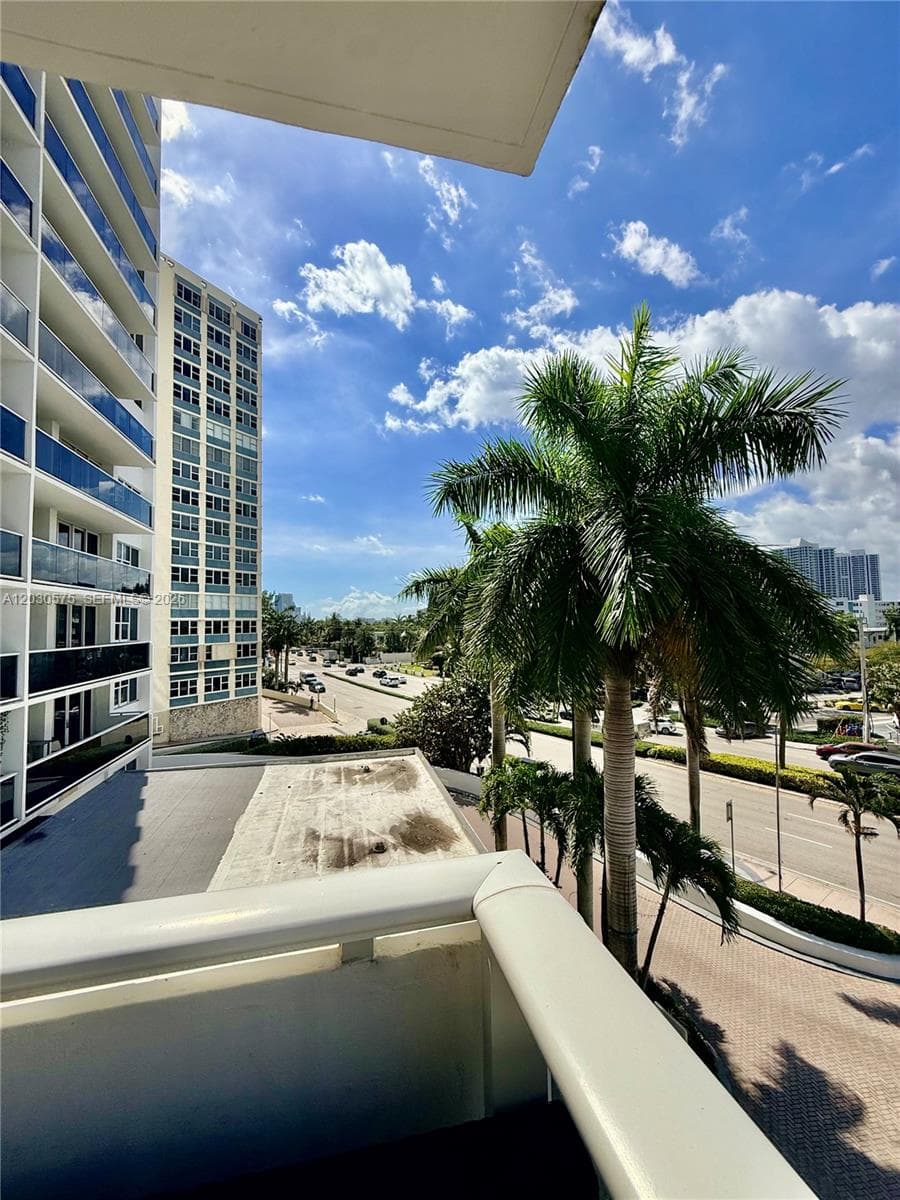 PARKER TOWER CONDO · #310 in Hallandale Beach - Photo 1