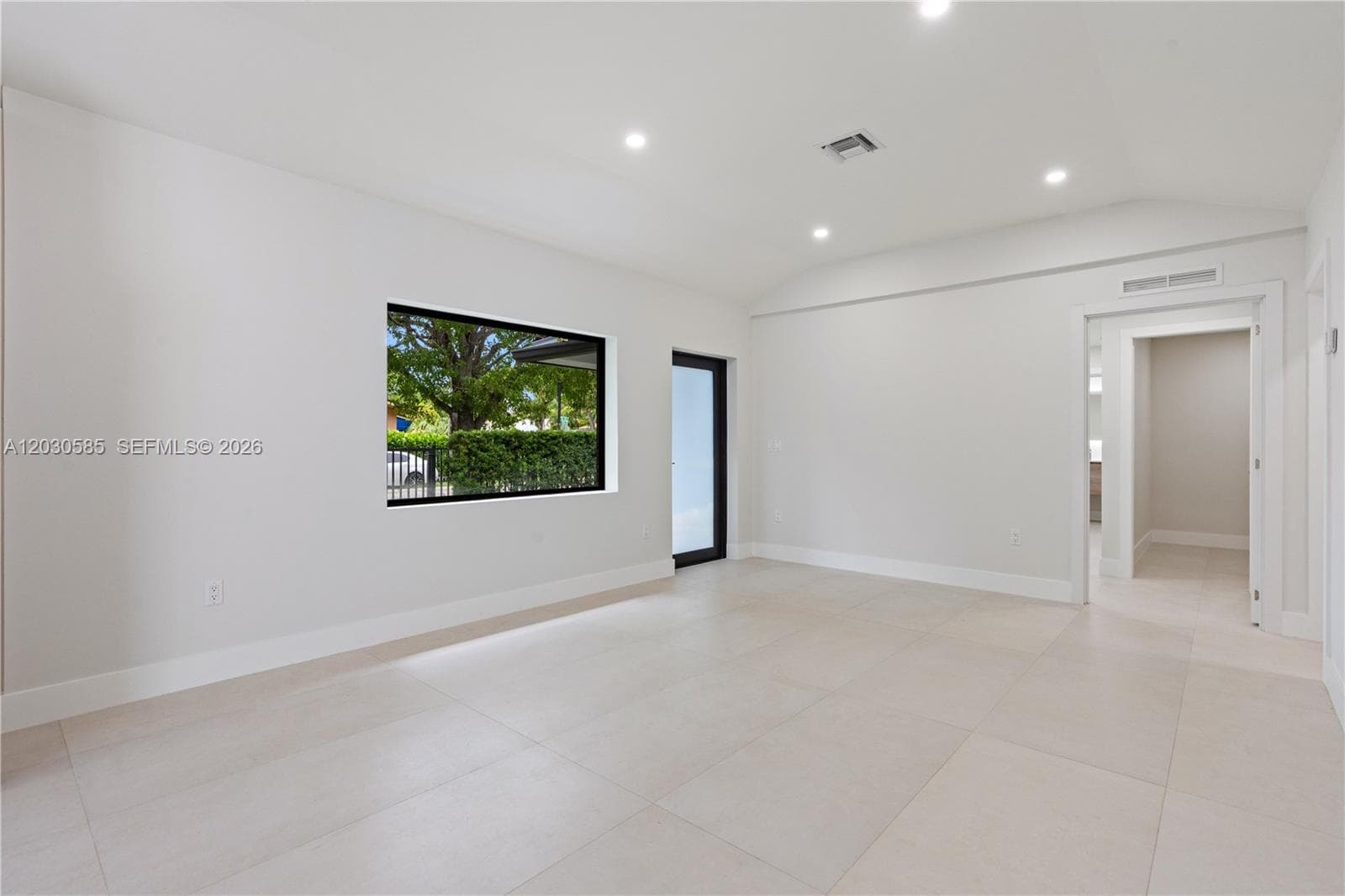 2286 SW 21st Ave photo 6