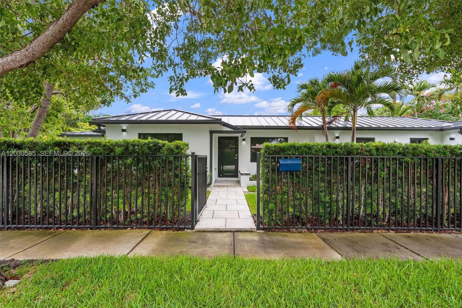 2286 SW 21st Ave photo 1