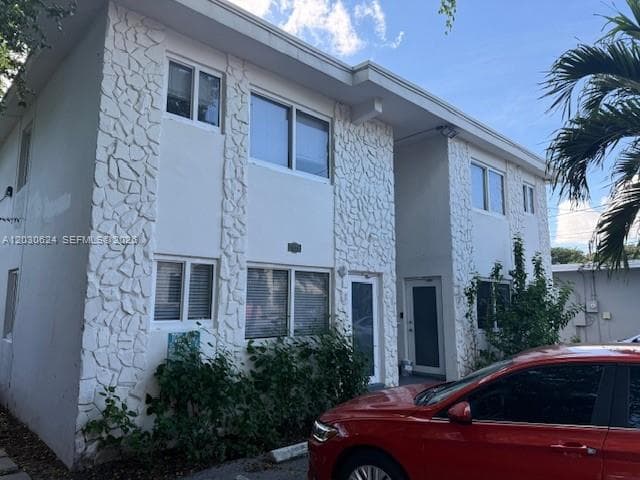 ISLE OF NORMANDY MIAMI VI · #1 in Miami Beach - Photo 2