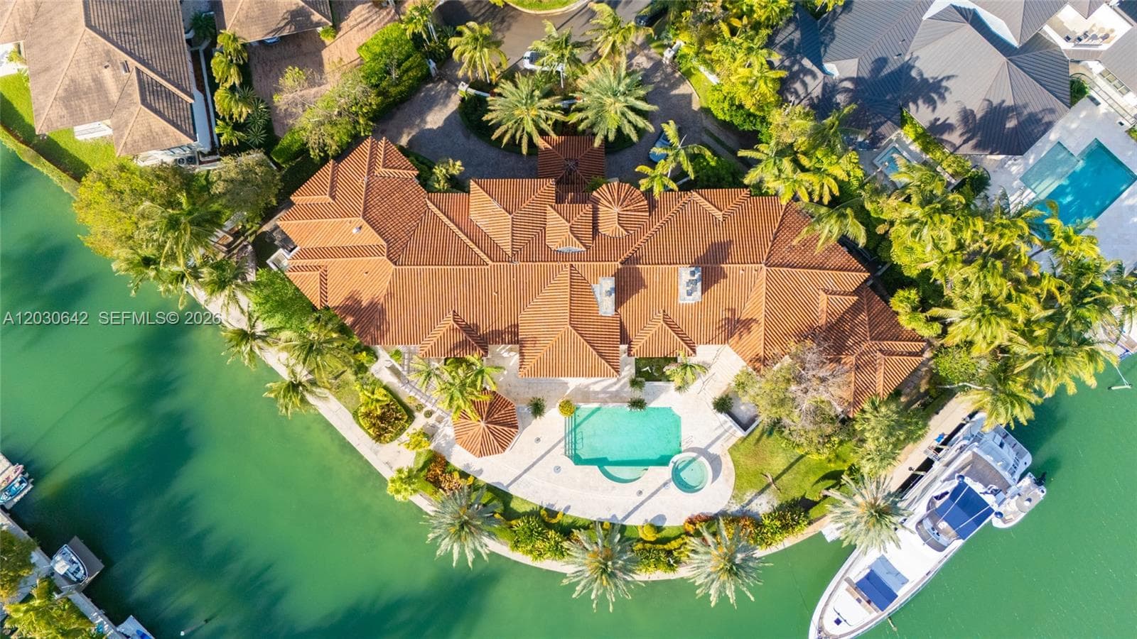 260 Cape Florida Dr photo 3