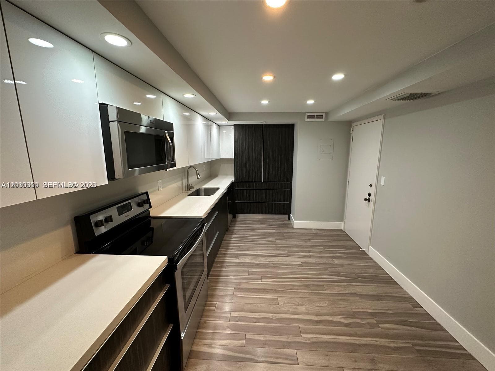 OLYMPUS CONDO PHASE · #705 in Hallandale Beach - Photo 8