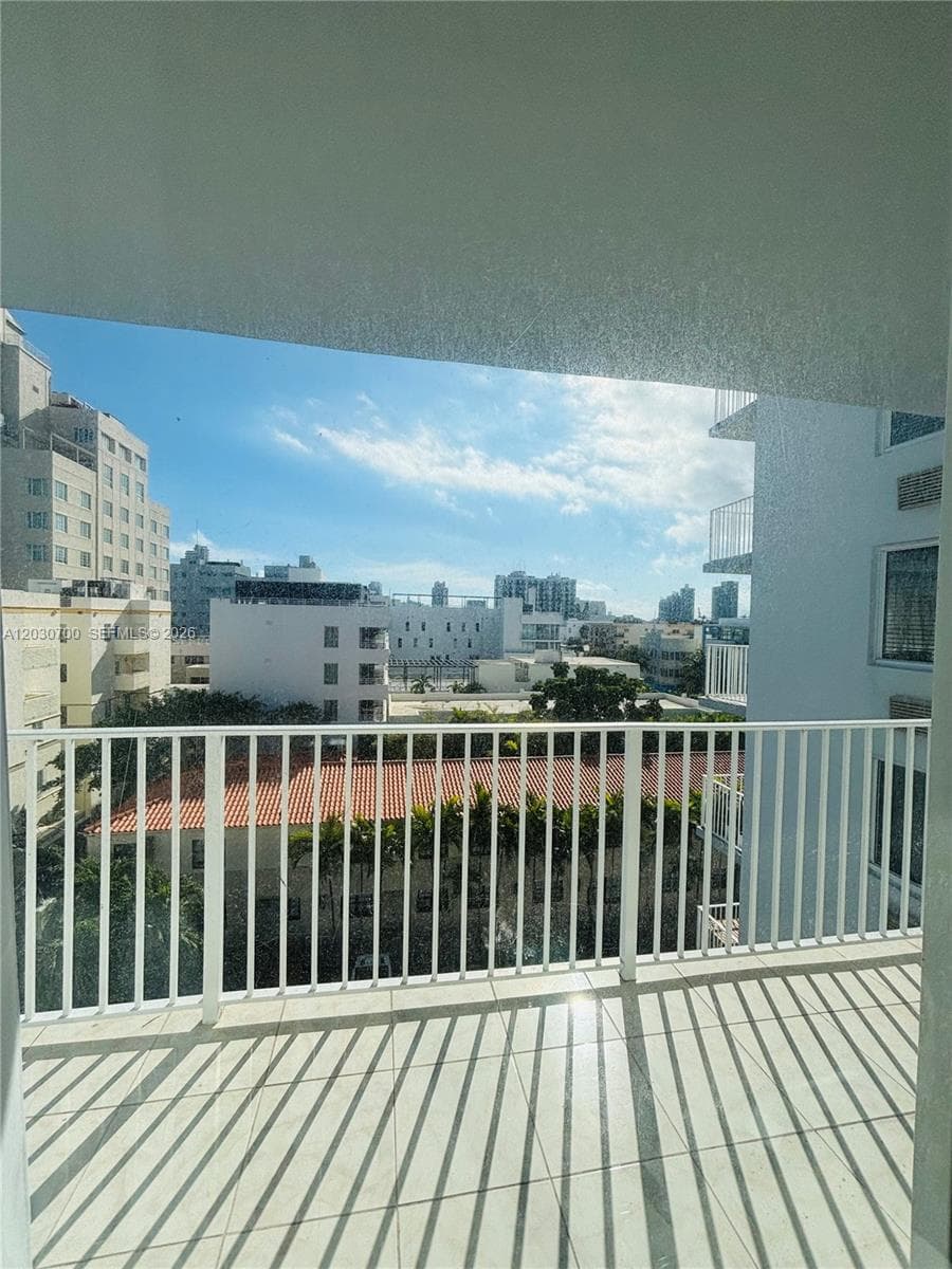 ISLANDER CONDO APTS · #608 in Miami Beach - Photo 17