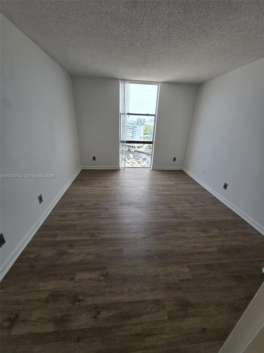 SAILBOAT CAY CONDO · #1408 in North Miami - Photo 5