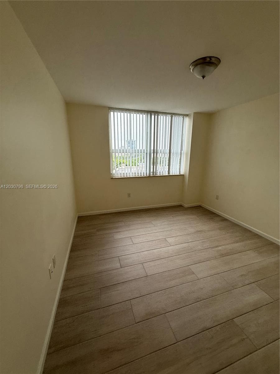 TURNBERRY ON THE GREEN CO · #809 in Aventura - Photo 5
