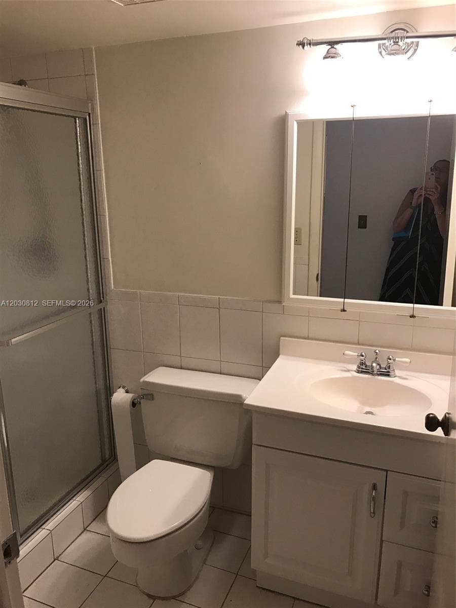 WEST BAY GARDENS CONDO · #416 in Miami Beach - Photo 10