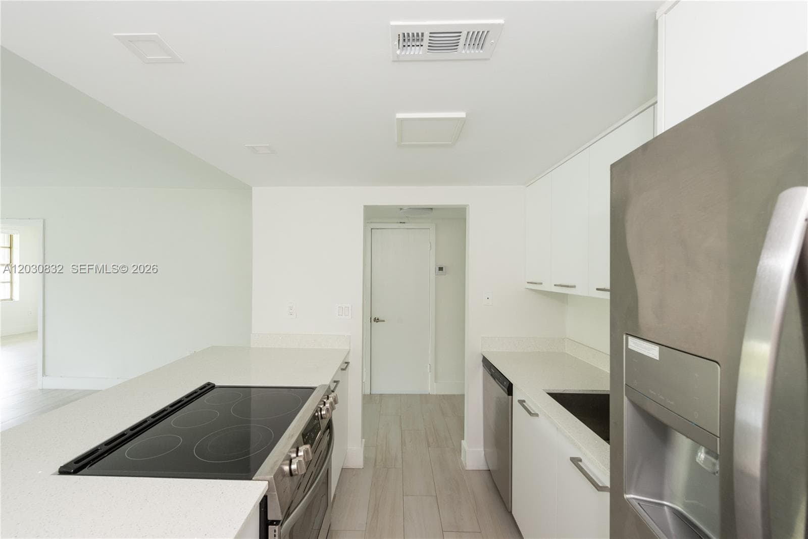 Commodore Club West · #403 in Key Biscayne - Photo 6
