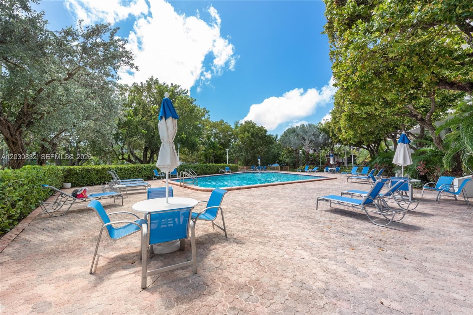 Commodore Club West · #403 in Key Biscayne - Photo 17