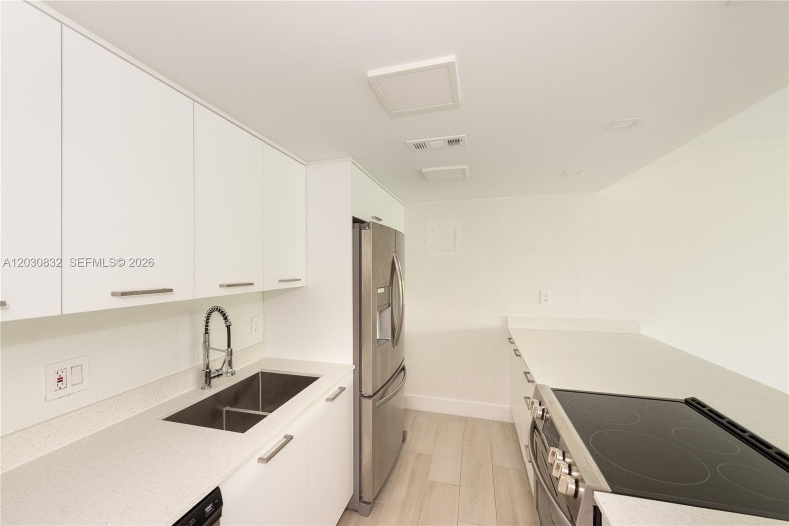 Commodore Club West · #403 in Key Biscayne - Photo 5