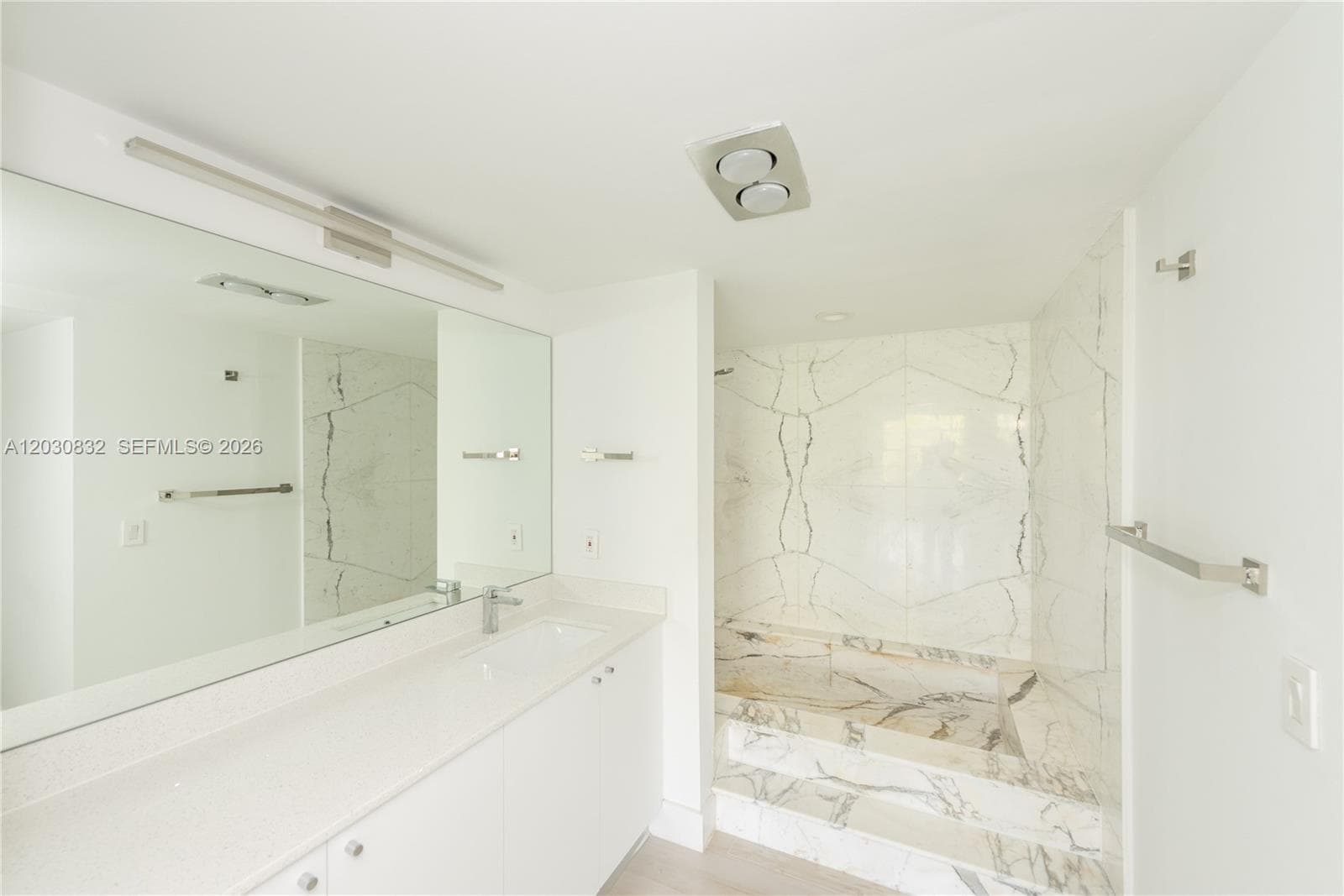 Commodore Club West · #403 in Key Biscayne - Photo 10