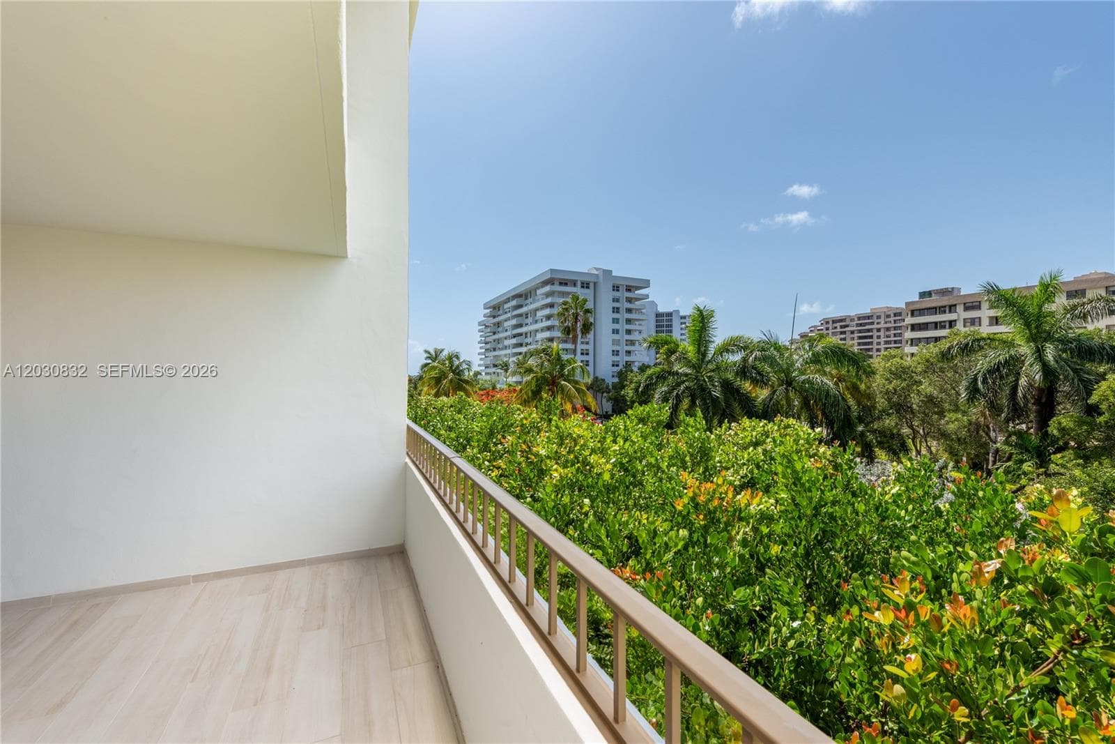 Commodore Club West · #403 in Key Biscayne - Photo 14