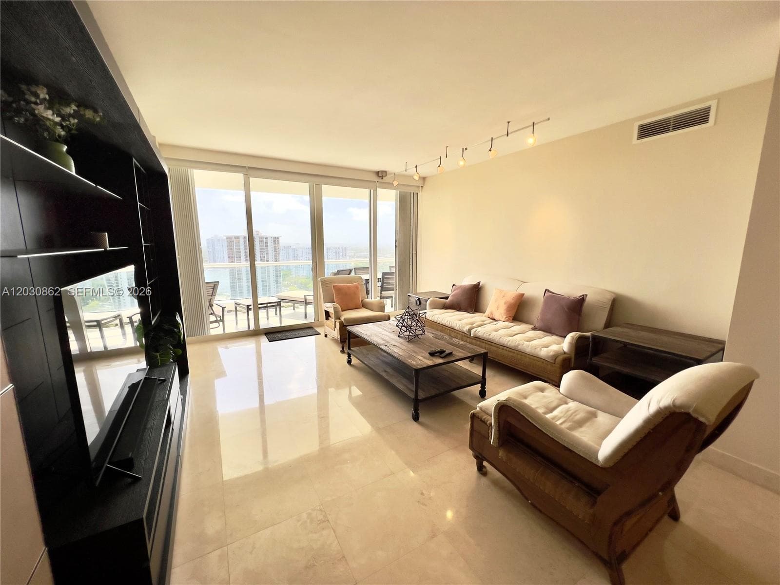 7000 ISL BLVD WILLIAMS IS · #2403 in Aventura - Photo 2