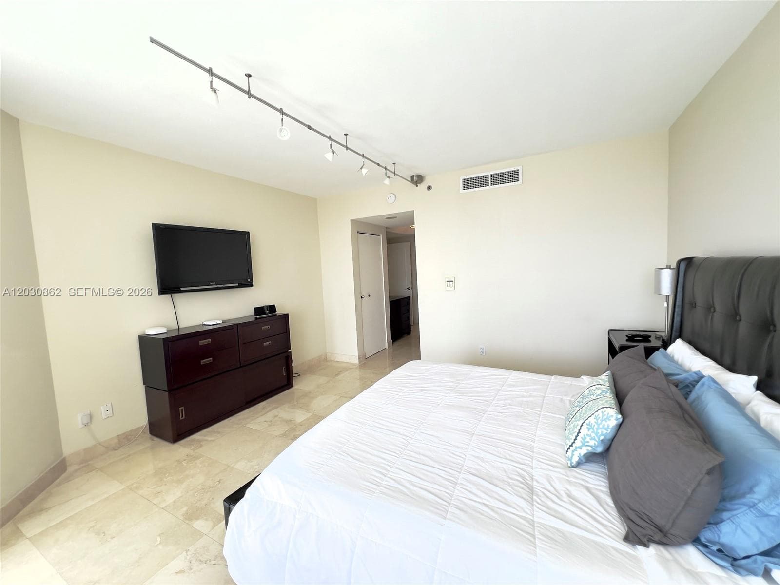 7000 ISL BLVD WILLIAMS IS · #2403 in Aventura - Photo 21