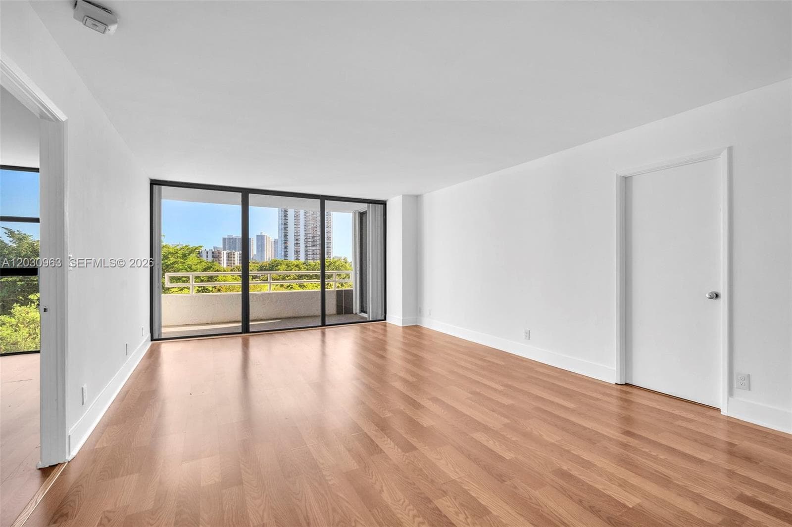 DELVISTA · #421 in Aventura - Photo 4