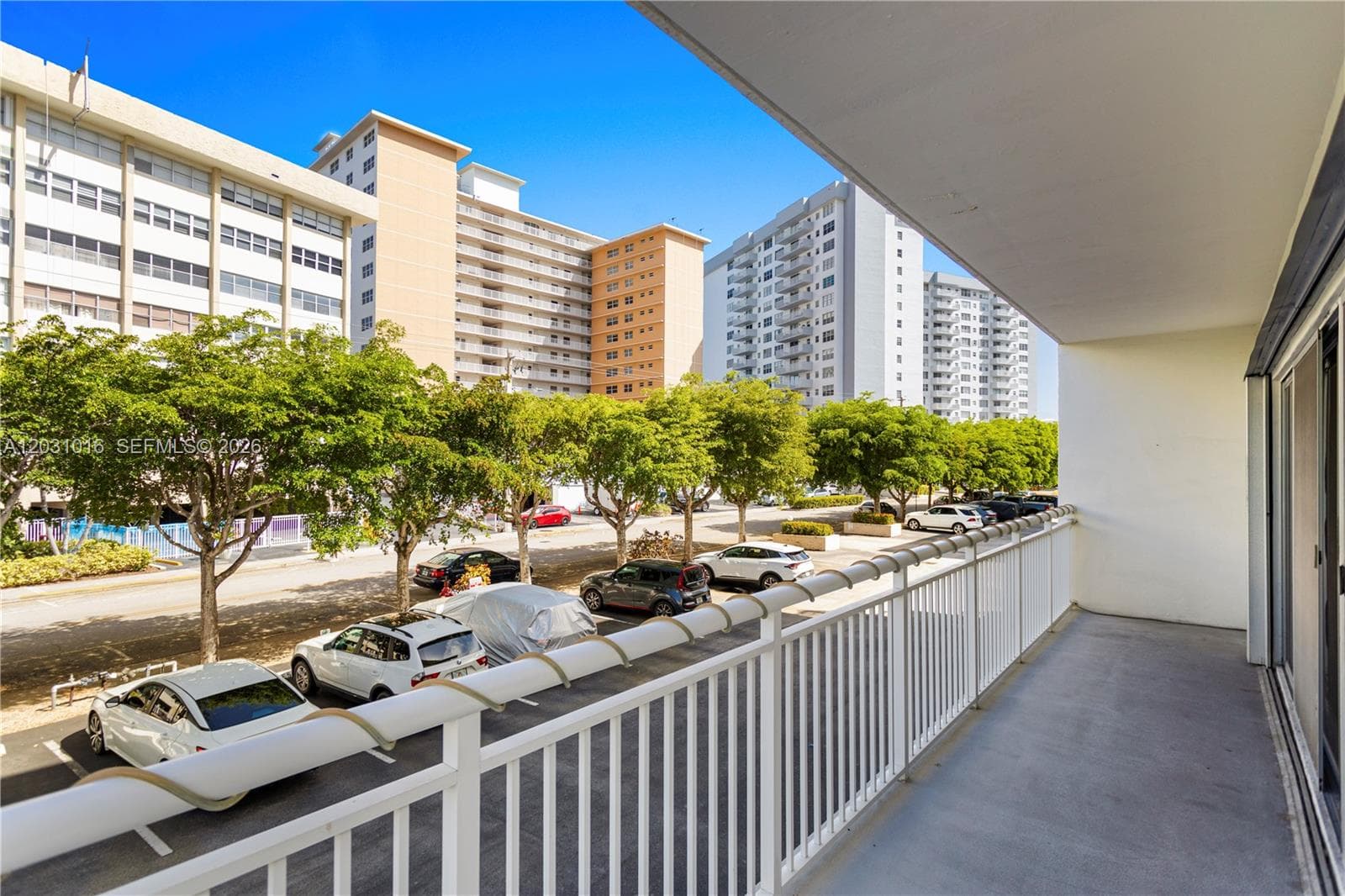 Golden Isles Towers · #23B in Hallandale Beach - Photo 17
