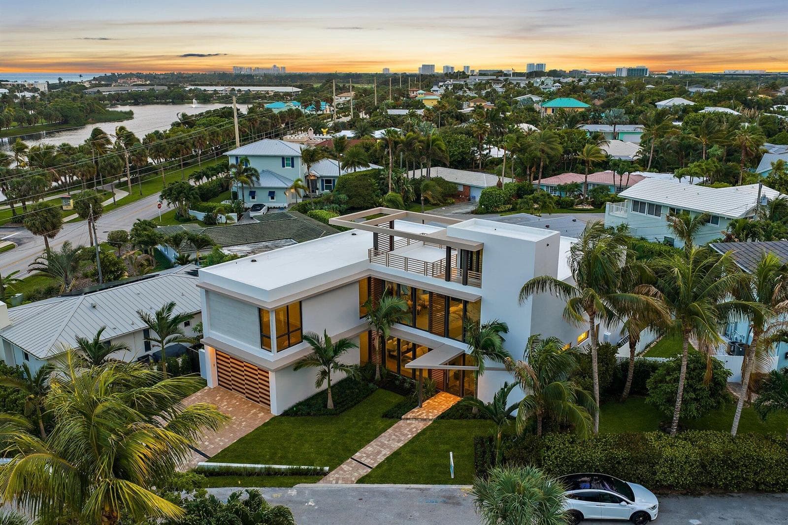 011-390JupiterLn-JunoBeach-SMALL