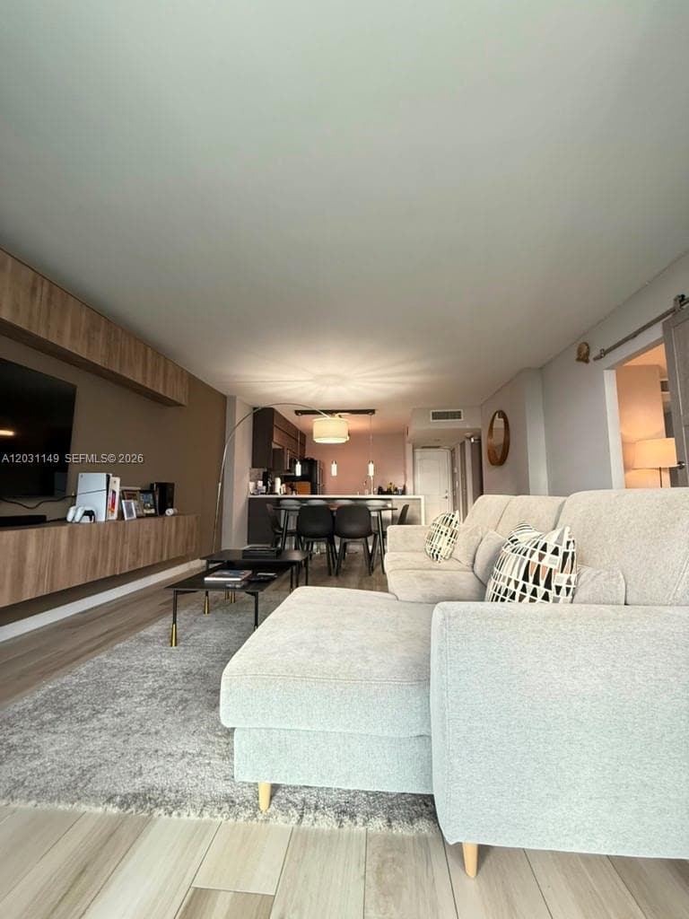 Arlen house east condo · #912 in Sunny Isles Beach - Photo 6