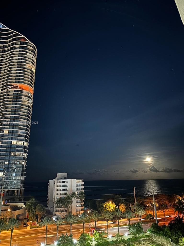 Arlen house east condo · #912 in Sunny Isles Beach - Photo 13