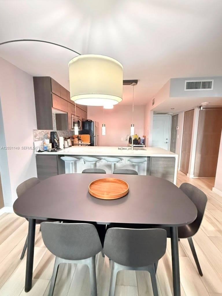 Arlen house east condo · #912 in Sunny Isles Beach - Photo 9