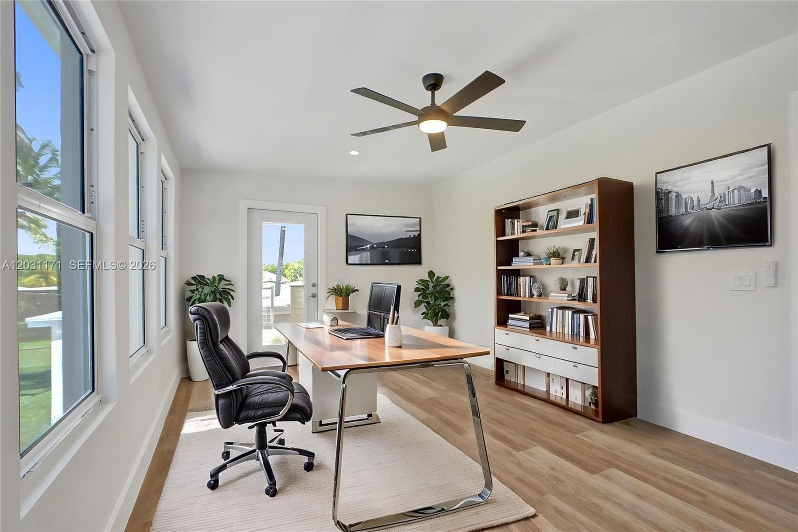 Bonus room. Could be used as office or playroom.