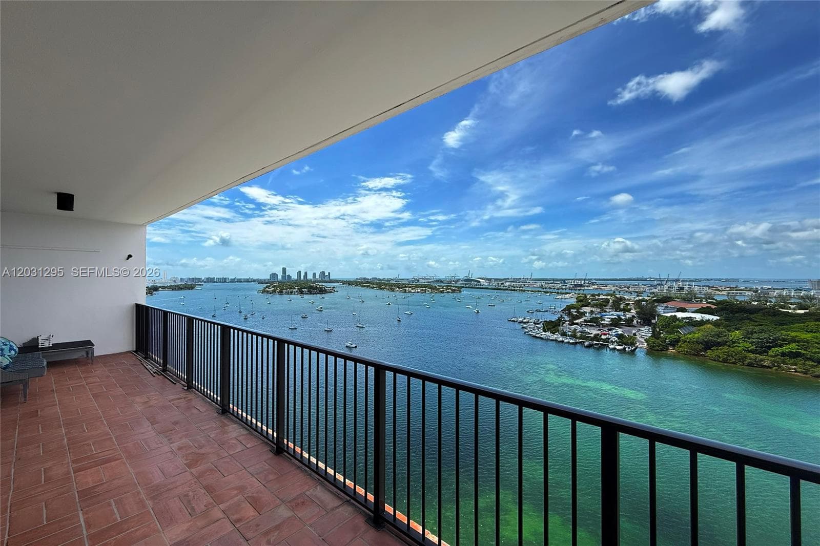 1000 Venetian Way · #1703 in Miami - Photo 2