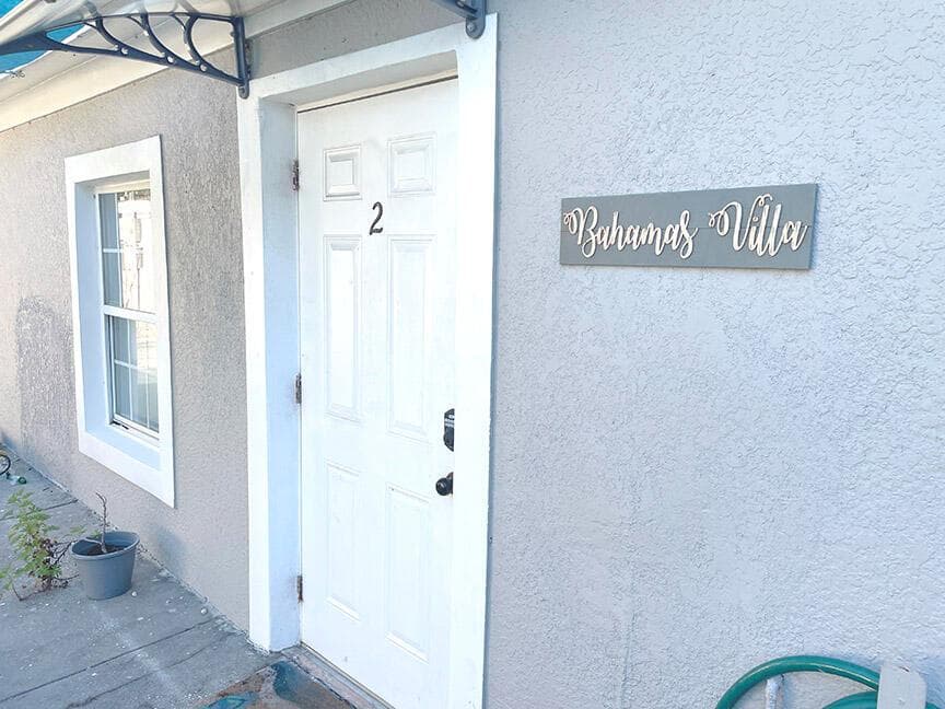 Dolphin Vacation Rental-Bahamas Villa1