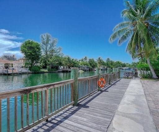 CASTILLE CONDO · #35 in Miami Beach - Photo 1