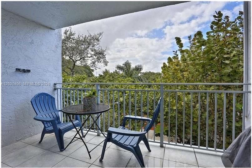 NIRVANA · #B511 in Miami - Photo 12