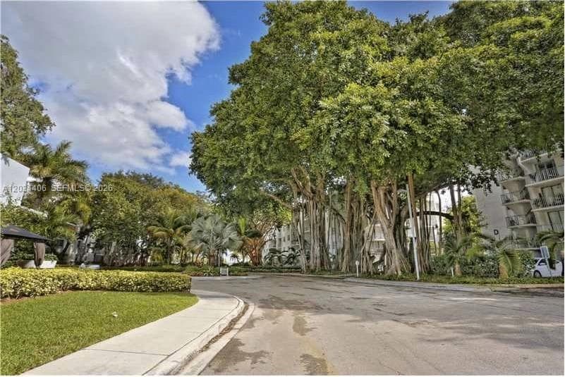 NIRVANA · #B511 in Miami - Photo 20