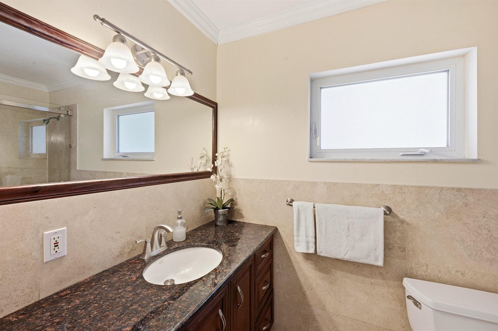 Pirmary En-Suite Bathroom